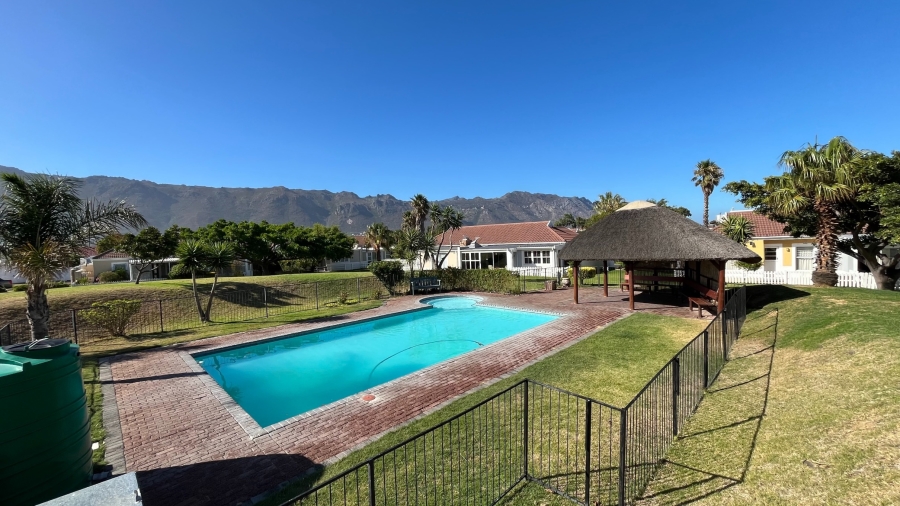 2 Bedroom Property for Sale in Whispering Pines Western Cape